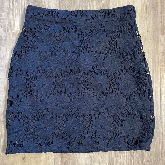 Lulu’s size Large floral crochet lace overlay mini skirt - Picture 10 of 13